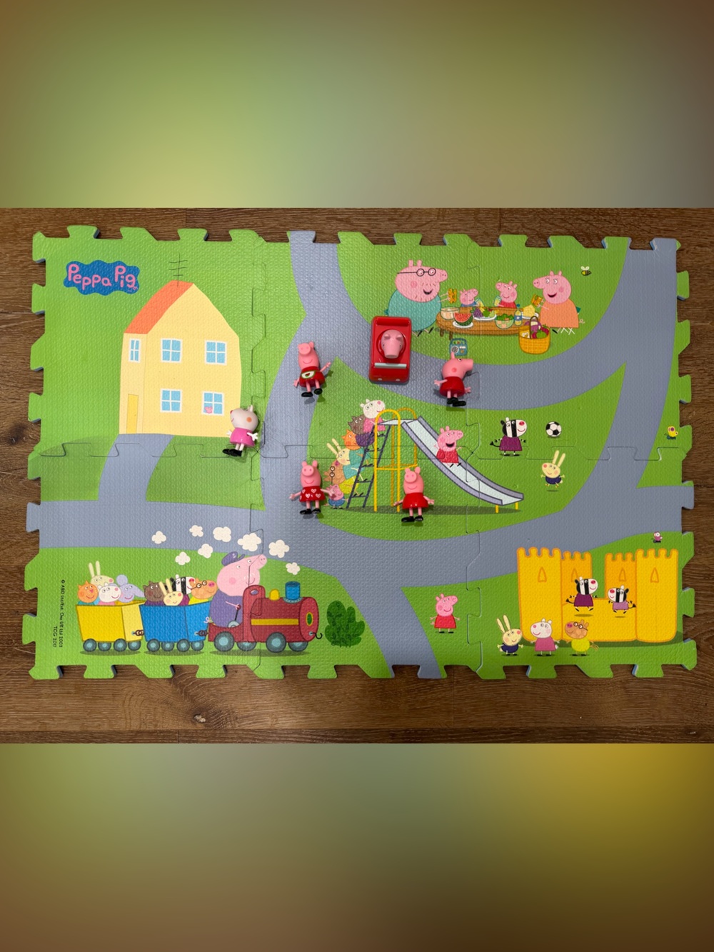 Peppa Pig Foam Play Mat Puzzle - Green with Yellow House and Red Car